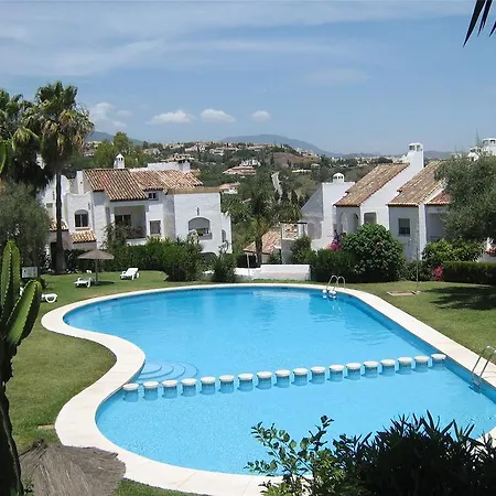 Vakantiehuis Beautiful Townhouse For 5 Persons, With Swimming Pool *