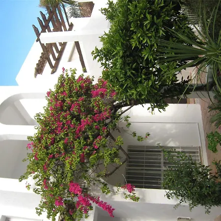 Beautiful Townhouse For 5 Persons, With Swimming Pool Hébergement de vacances Estepona